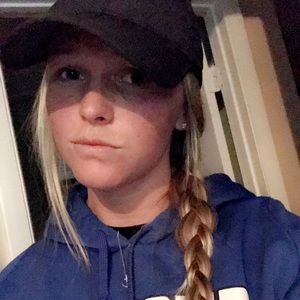 Meet your Posher, Casey